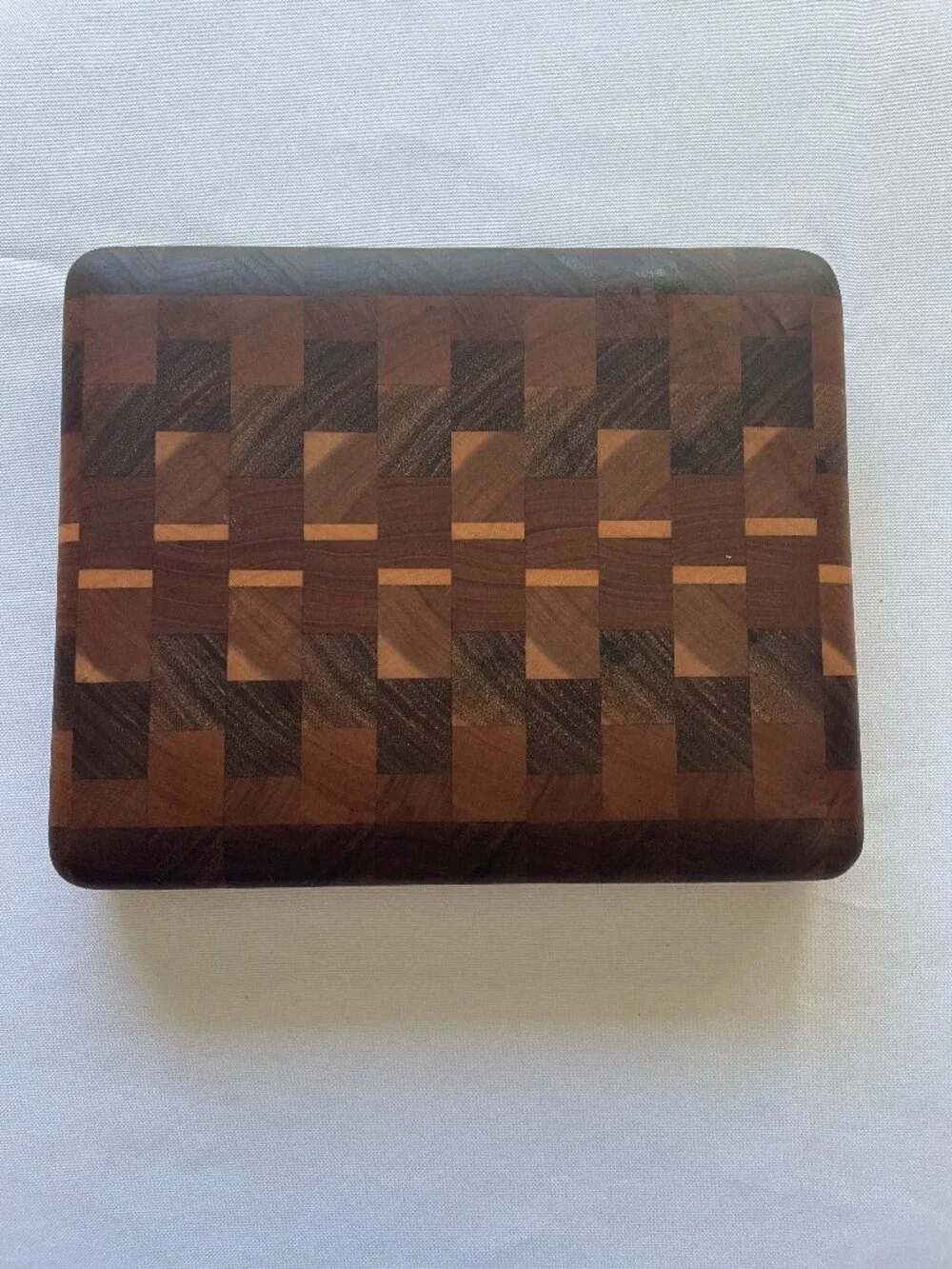 🔥 Handmade Maple & Walnut End Grain Cutting Board – Geometric Wood Pattern